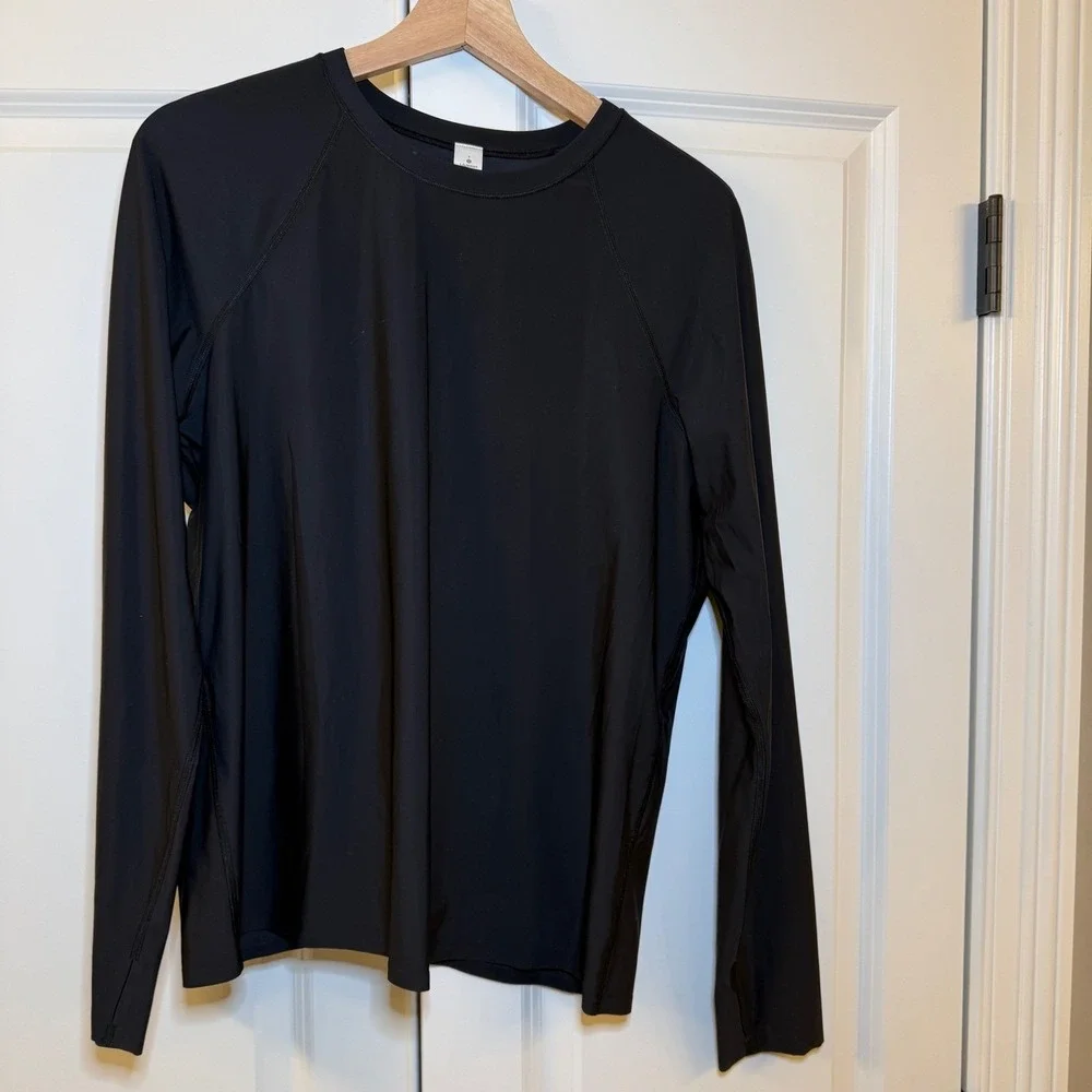 Lululemon Black Long Sleeve Athletic Top Women Size S Designed‎ in Vancouver